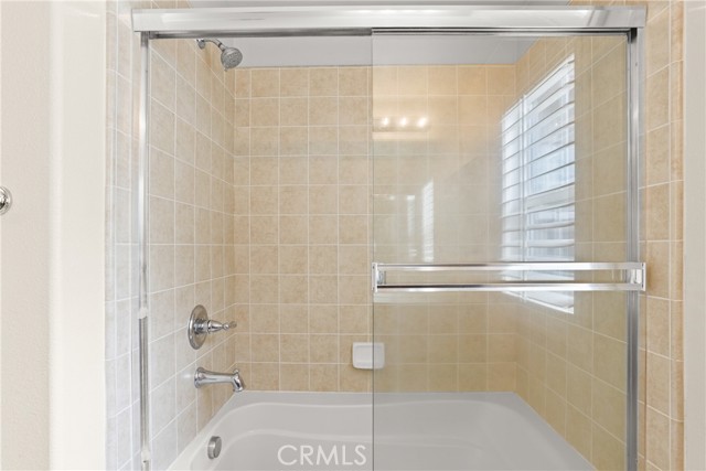 18 New Season, Irvine CA: https://media.crmls.org/medias/e81f0da2-a987-4336-ba2f-bcc6f37661c0.jpg