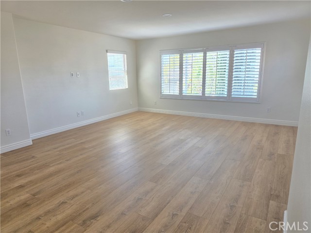 31532 Royal Oaks Drive, Temecula CA: https://media.crmls.org/medias/e81f0ec1-34f4-4344-b05a-77760d3f5ea7.jpg