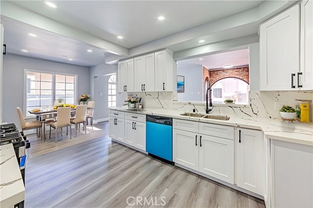 Detail Gallery Image 12 of 39 For 5334 S Victoria Ave, Los Angeles,  CA 90043 - 4 Beds | 3 Baths