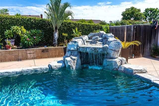 1006 W Dorothy Drive, Brea CA: https://media.crmls.org/medias/e81fabca-0a7c-41db-9f55-037f1169a80e.jpg