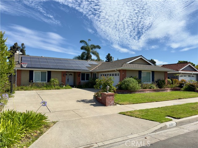 Detail Gallery Image 2 of 57 For 629 E Riverview Ave, Orange,  CA 92865 - 4 Beds | 2 Baths