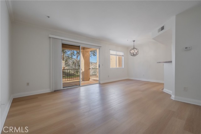 Detail Gallery Image 2 of 30 For 2572 Avenida Del Vista #M102, Corona,  CA 92882 - 1 Beds | 1 Baths