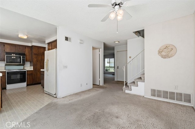 14276 Bolsa Chica Road, Westminster CA: https://media.crmls.org/medias/e8204579-fb86-43c9-bd24-ba5610643aa3.jpg