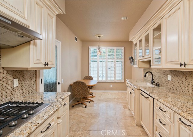 Detail Gallery Image 11 of 25 For 4313 Van Nuys Bld #201,  Sherman Oaks,  CA 91403 - 3 Beds | 2/1 Baths