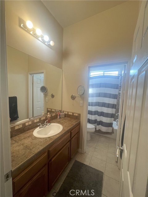 Detail Gallery Image 13 of 58 For 6607 Carracci Ln, Bakersfield,  CA 93306 - 3 Beds | 2 Baths