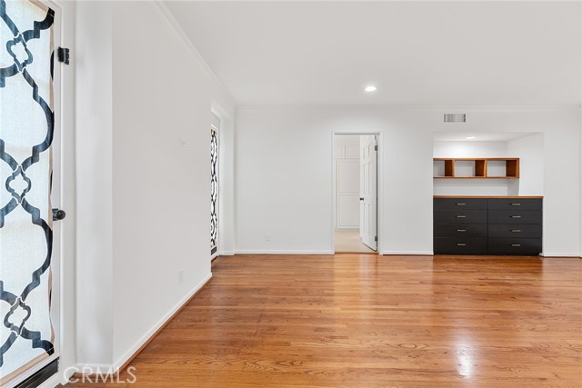 11053 Strathmore Drive, Westwood - Century City CA: https://media.crmls.org/medias/e820a90b-1851-4f3c-8c12-0754e51fba04.jpg