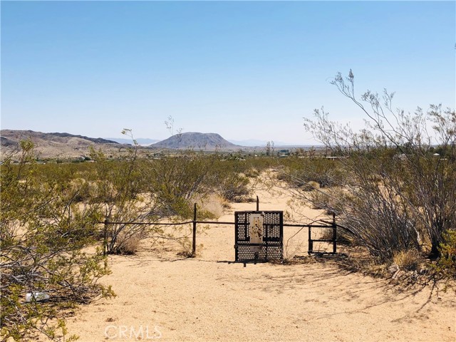 Detail Gallery Image 7 of 10 For 2 Geronimo Trl, Landers,  CA 92285 - – Beds | – Baths