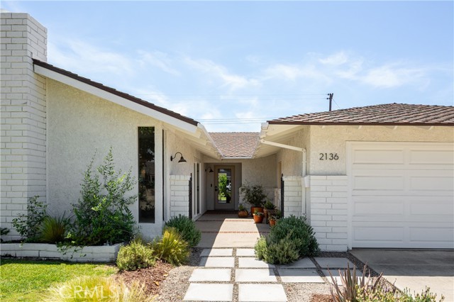 2136 E Jackson Avenue, Orange CA: https://media.crmls.org/medias/e820b618-5ea7-4d66-9bf1-8d93fe276dc6.jpg