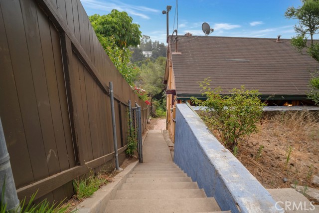 2052 N Alvarado N Street, Los Angeles CA: https://media.crmls.org/medias/e820feaf-e47e-46ef-a4e3-22c148b0867e.jpg