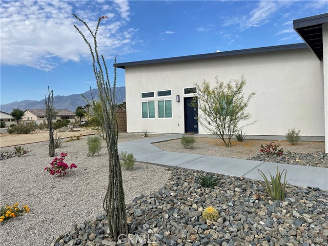 Detail Gallery Image 2 of 20 For 13945 Ramona Dr, Desert Hot Springs,  CA 92240 - 3 Beds | 2 Baths