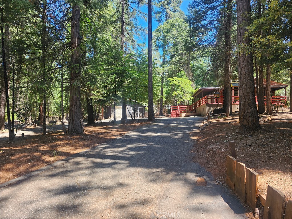 https://media.crmls.org/medias/e8220204-9bde-4a0f-a1d8-569315064171.jpg?preset=X-Large