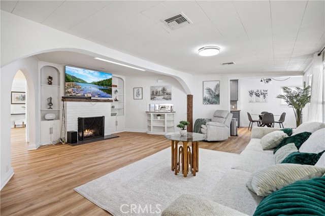 1049 2nd Street, Norco CA: https://media.crmls.org/medias/e8224d98-d207-4ce2-aad4-3011fc9f4d84.jpg