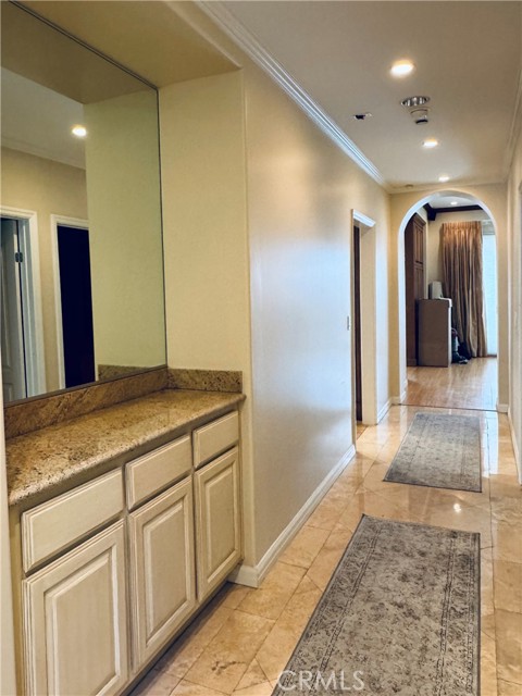 458 S Clark Drive, Beverly Hills CA: https://media.crmls.org/medias/e822d2e1-3b83-442f-87c0-8426a66e075c.jpg