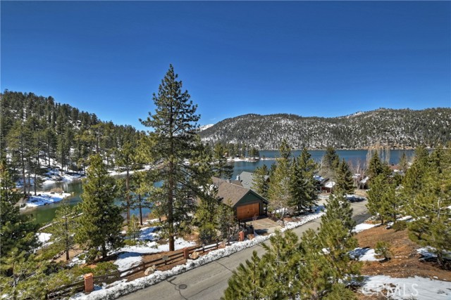Detail Gallery Image 5 of 50 For 38595 Talbot Dr, Big Bear Lake,  CA 92315 - 3 Beds | 2/1 Baths