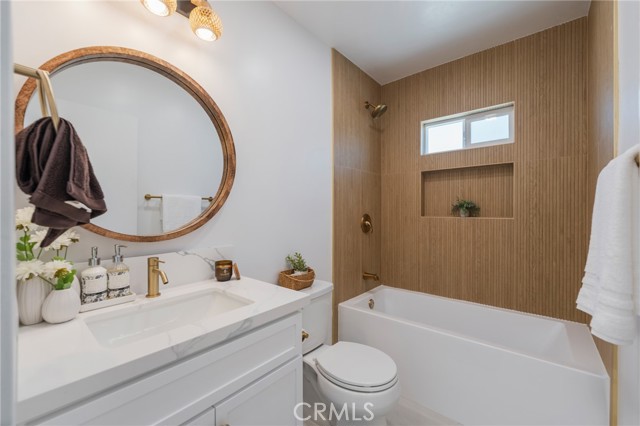 4224 Falcon Avenue, Long Beach CA: https://media.crmls.org/medias/e823961d-43c4-45dd-bb57-ee0b513b6602.jpg