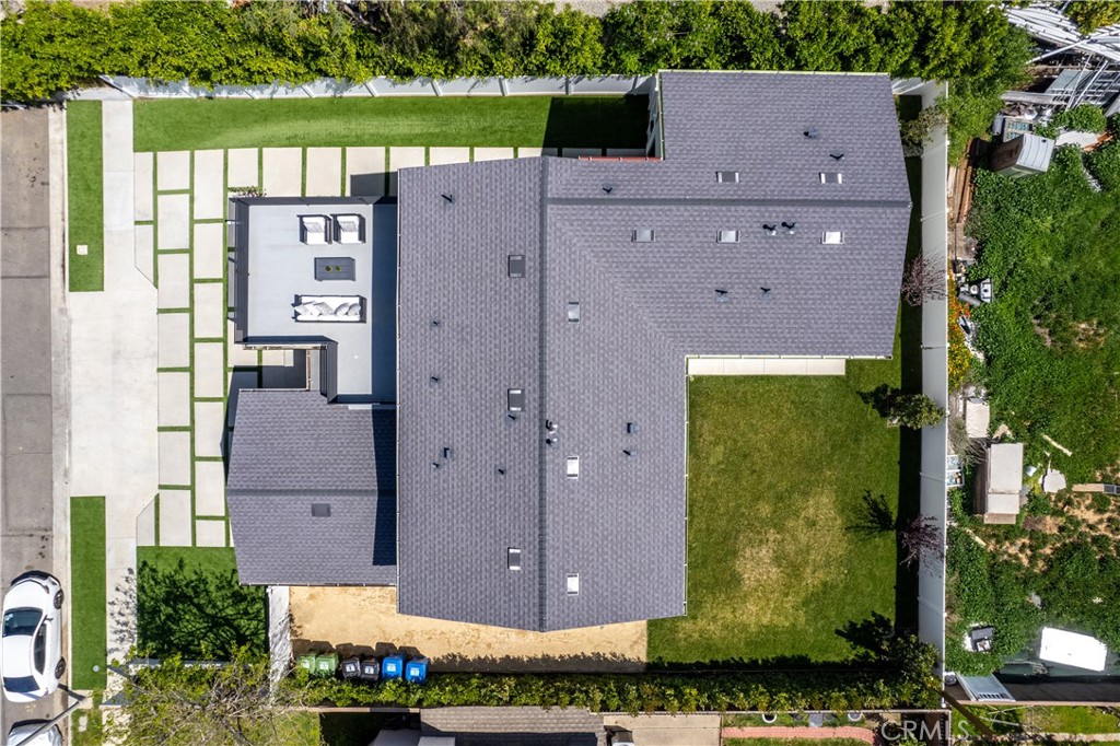 https://media.crmls.org/medias/e82449a4-1658-46ac-bc06-92efb761cc04.jpg?preset=X-Large