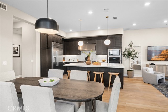 Detail Gallery Image 15 of 46 For 163 Crossover, Irvine,  CA 92618 - 4 Beds | 3/1 Baths