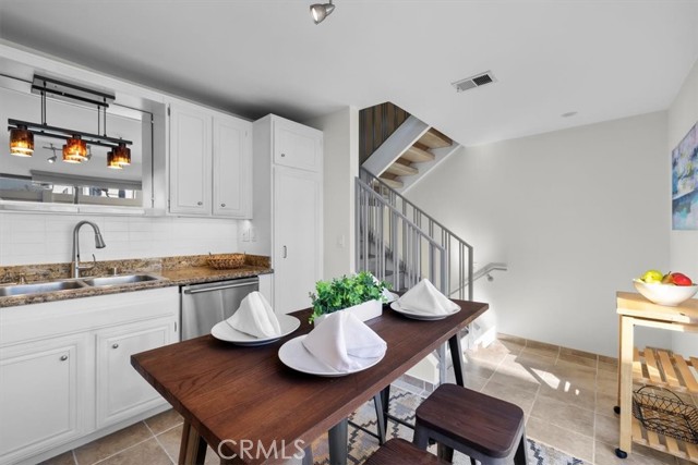 1140 Manhattan Beach Boulevard, Manhattan Beach, California 90266, 2 Bedrooms Bedrooms, ,2 BathroomsBathrooms,Residential,Sold,Manhattan Beach,SB23024904