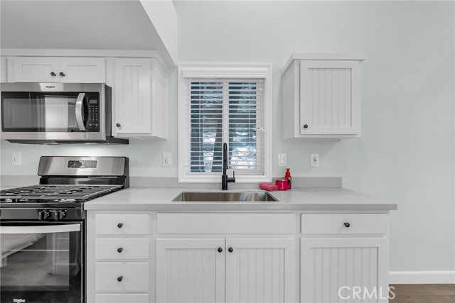 27500 HWY 189, Lake Arrowhead CA: https://media.crmls.org/medias/e826d6ef-28ee-41ce-91b3-bccb774a373d.jpg