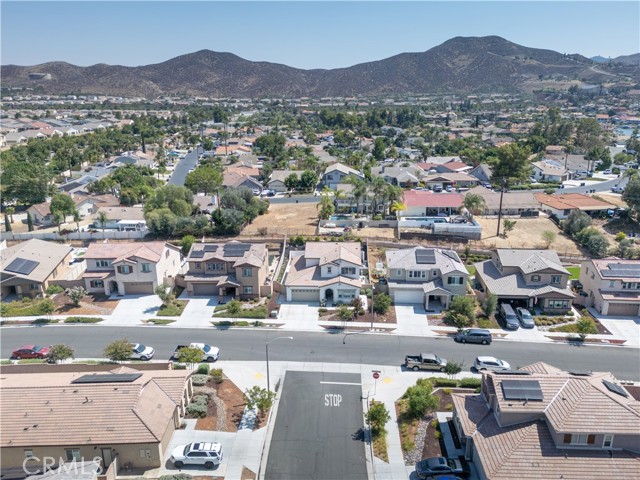 24227 Dusty Trail Way, Menifee CA: https://media.crmls.org/medias/e826e47d-7d1c-4b0c-82da-7e0f6622d026.jpg