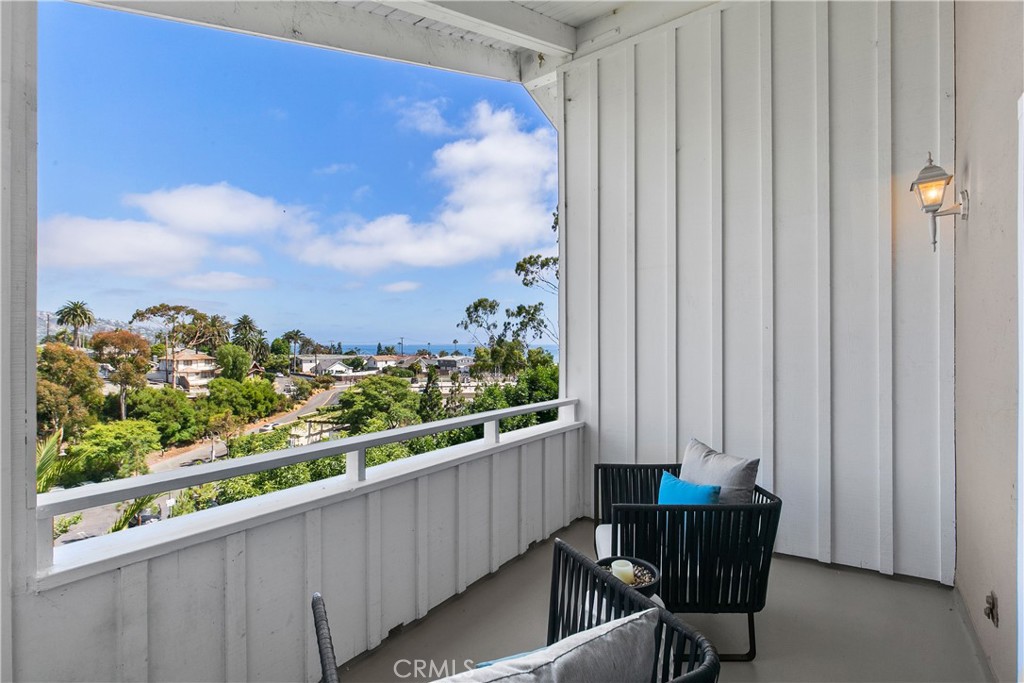 283 Dolphin Way
