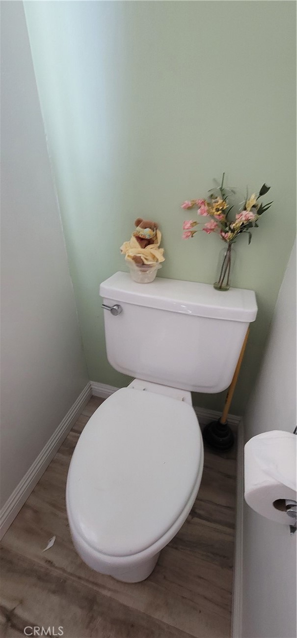 https://media.crmls.org/medias/e82753ec-73df-422f-8f9b-6853f6d94119.jpg?preset=X-Large