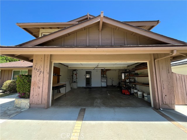 19241 Nashville Street, Northridge CA: https://media.crmls.org/medias/e8276c44-d796-4762-8ff1-ae1c6ac7e295.jpg