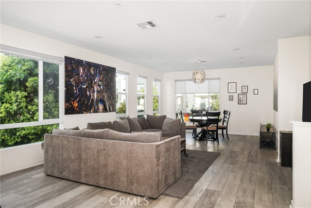 Detail Gallery Image 9 of 31 For 143 Citysquare, Irvine,  CA 92614 - 4 Beds | 3/1 Baths