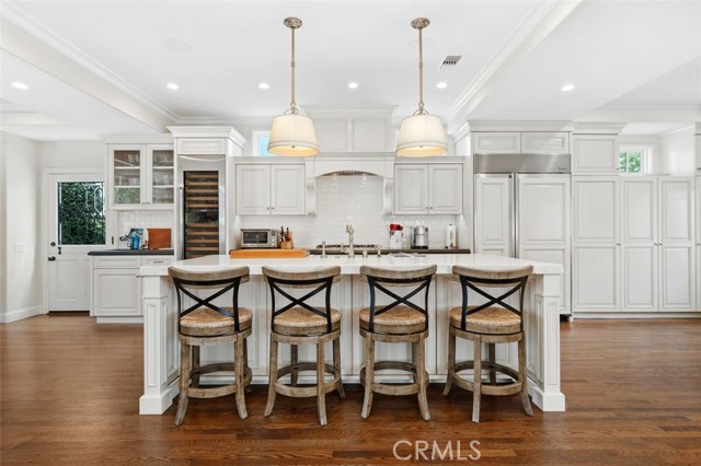 Detail Gallery Image 18 of 43 For 2431 Bayshore Drive, Newport Beach,  CA 92663 - 4 Beds | 3/1 Baths