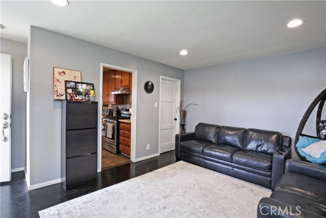 Detail Gallery Image 4 of 18 For 10934 Alclad Ave, Whittier,  CA 90605 - 2 Beds | 1 Baths