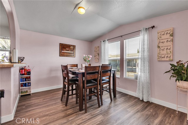 Detail Gallery Image 12 of 41 For 3825 Crestmore Rd #459,  Jurupa Valley,  CA 92509 - 3 Beds | 2 Baths