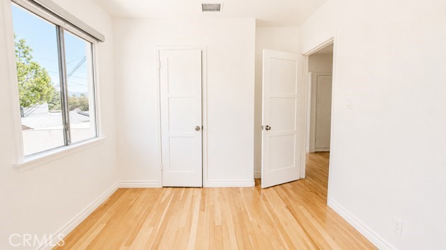 https://media.crmls.org/medias/e828f569-757c-4ac5-bc06-1cebd77adb3a.jpg?preset=X-Large