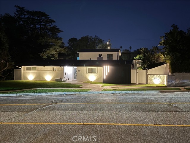 Detail Gallery Image 26 of 27 For 20300 Oxnard, Woodland Hills,  CA 91367 - 3 Beds | 2 Baths