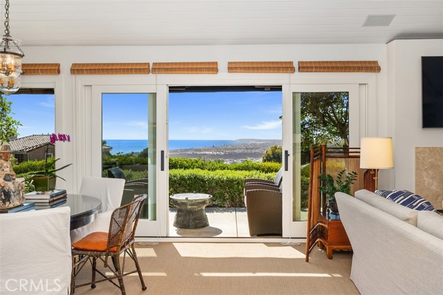 207 Calle Rica, San Clemente CA: https://media.crmls.org/medias/e82960d1-ad3d-4b3b-a7c4-e380645e6b1e.jpg