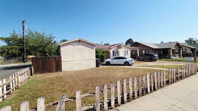 Detail Gallery Image 4 of 22 For 410 Niles, Bakersfield,  CA 93305 - 1 Beds | 1 Baths