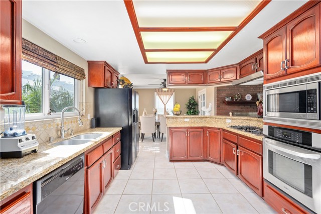 Detail Gallery Image 12 of 39 For 16965 Hidden Valley Rd, Perris,  CA 92570 - 4 Beds | 2/1 Baths