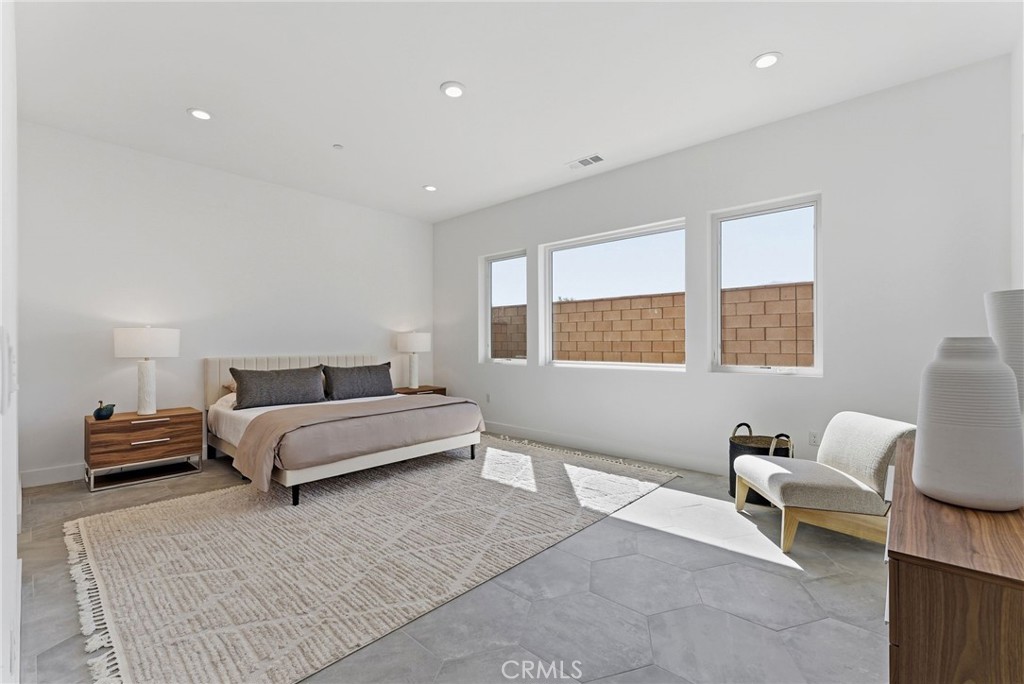 MLS #OC25255465 image #11