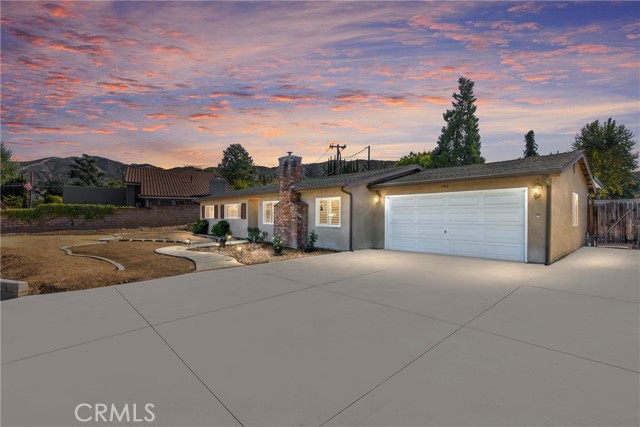 11336 Acropolis Drive, Yucaipa CA: https://media.crmls.org/medias/e82a7b1b-0783-438d-8052-babfd6f7e929.jpg