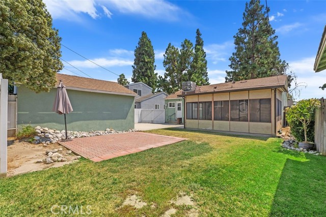 3842 Knoxville Avenue, Long Beach CA: https://media.crmls.org/medias/e82abeb8-c6e1-4836-8ab6-328b047a076e.jpg