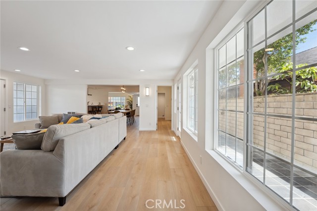 Detail Gallery Image 13 of 37 For 4920 Island View St, Oxnard,  CA 93035 - 4 Beds | 4 Baths
