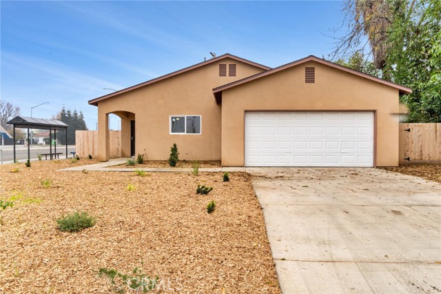 Detail Gallery Image 1 of 23 For 5194 E Belmont Ave, Fresno,  CA 93727 - 4 Beds | 2 Baths