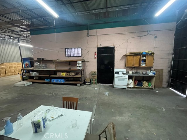 8273 S San Pedro, Los Angeles, California 90003, ,Commercial Sale,For Sale,8273 S San Pedro,CRSB23216160