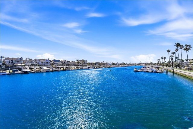 Detail Gallery Image 52 of 70 For 383 Bay Shore #203,  Long Beach,  CA 90803 - 2 Beds | 2 Baths