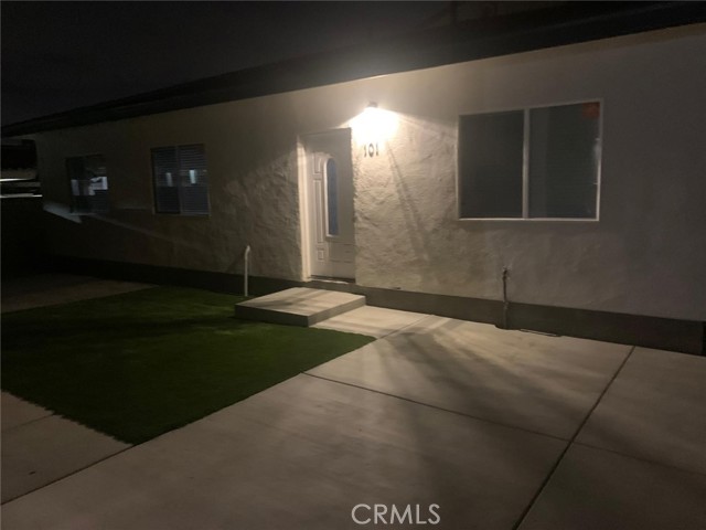 1057 circle city dr Circle, Corona CA: https://media.crmls.org/medias/e82c2eb7-0a59-4947-9f31-3635fafa7ca0.jpg