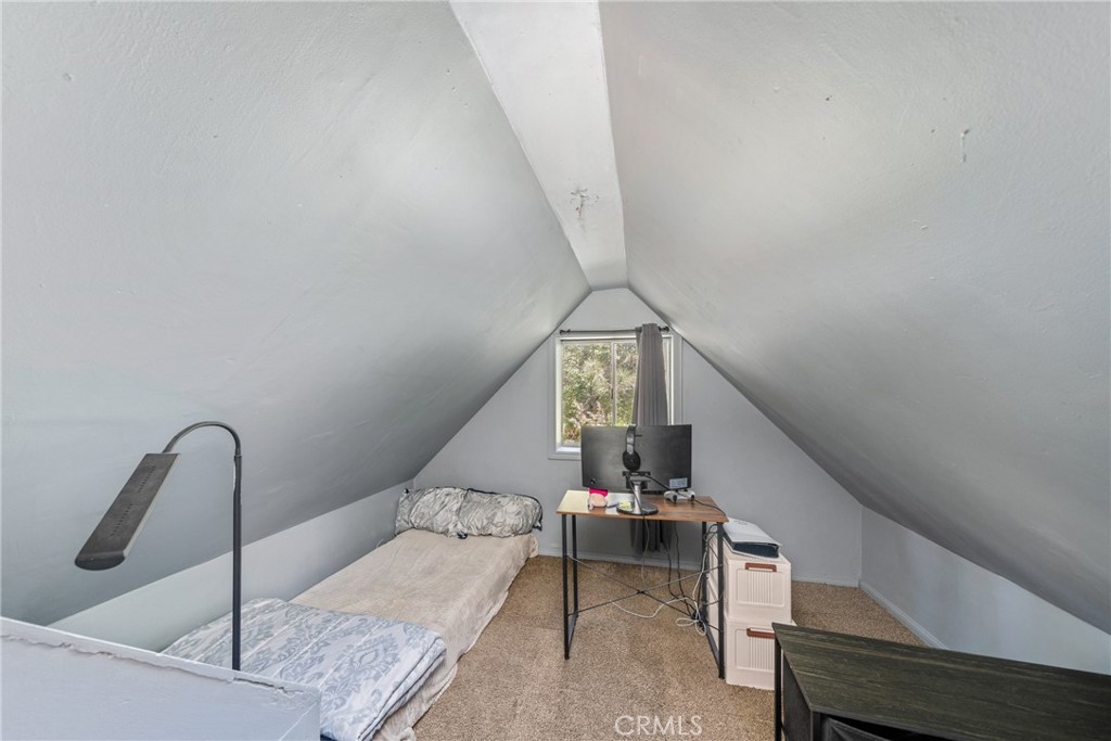 https://media.crmls.org/medias/e82c658a-d603-4ae2-b545-97ab705e9750.jpg?preset=X-Large