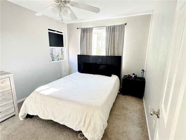 Detail Gallery Image 8 of 14 For 374 Franciscan, Oceanside,  CA 92057 - 4 Beds | 2/1 Baths