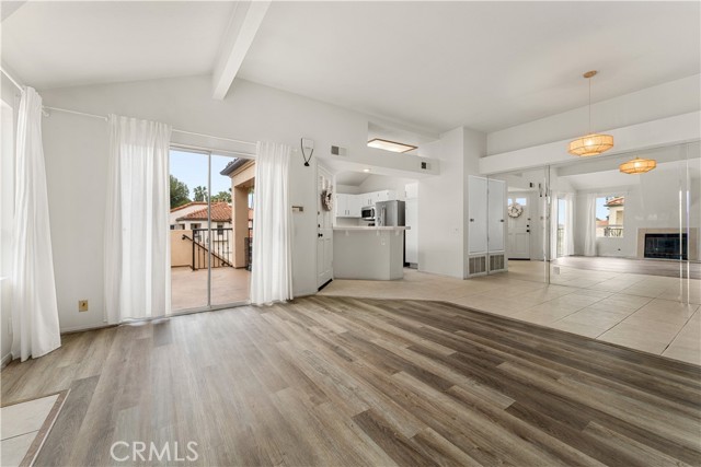 Detail Gallery Image 6 of 29 For 105 Corsica Dr, Newport Beach,  CA 92660 - 2 Beds | 1 Baths