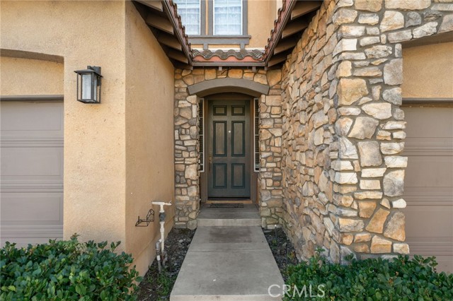 Detail Gallery Image 2 of 35 For 12 Plaza Avila, Lake Elsinore,  CA 92532 - 4 Beds | 3/1 Baths