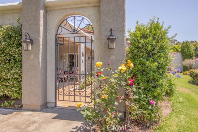 5521 Via La Mesa, Laguna Woods CA: https://media.crmls.org/medias/e82de5d6-2320-4205-8510-30f2f31375ea.jpg