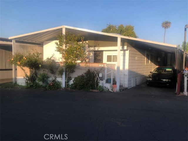 221 COLOGNE DR, Santa Ana CA: https://media.crmls.org/medias/e82e3059-d97e-4255-ac00-680eba23ddb5.jpg